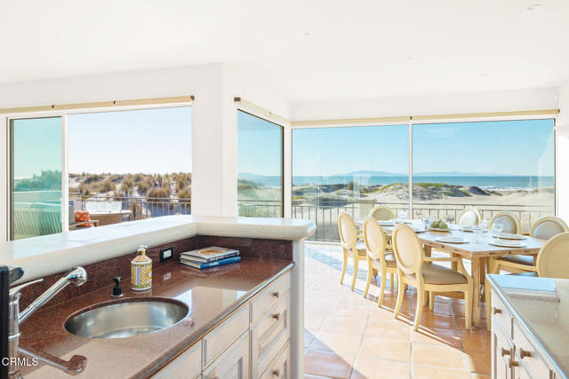 1571 Mandalay Beach Road, Oxnard CA: https://media.crmls.org/mediaz/1759ca5e-db02-4943-ba0e-84ee7d444b79.jpg