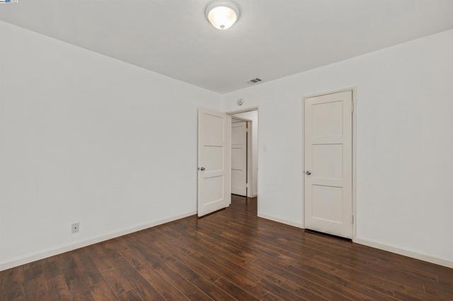 1250 147th Ave, San Leandro CA: https://media.crmls.org/mediaz/175a0548-c5cc-47ba-aea8-c177ca17a55d.jpg