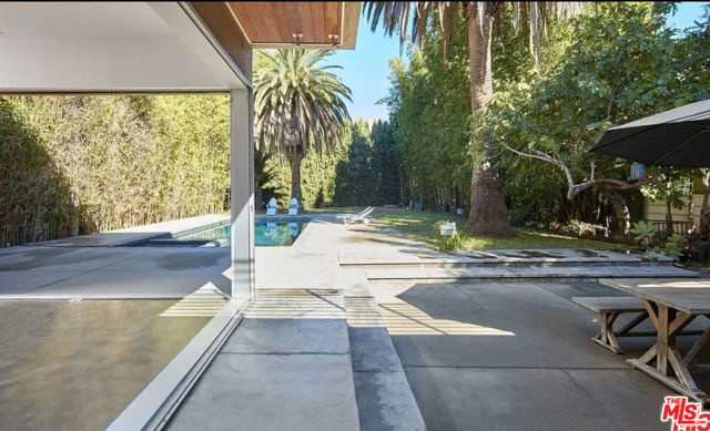 4430 Lindblade Drive, Los Angeles CA: https://media.crmls.org/mediaz/175a56e4-2b0c-49fd-87f8-b1988bf6671b.jpg