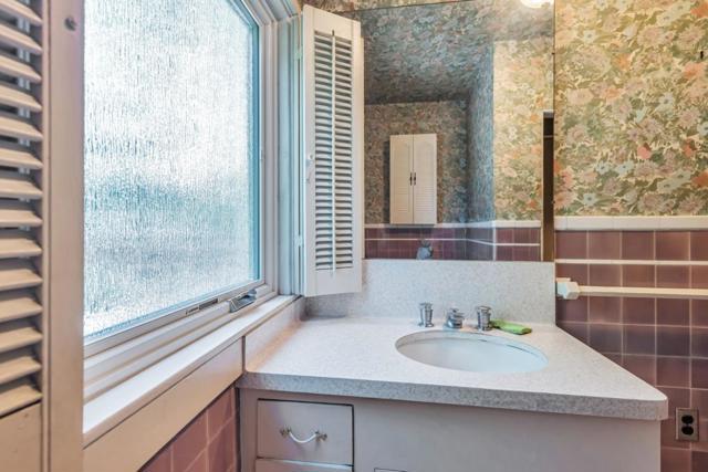 1690 Castilleja Avenue, Palo Alto CA: https://media.crmls.org/mediaz/175a5a0d-b879-4716-aec3-6e54fab4e416.jpg