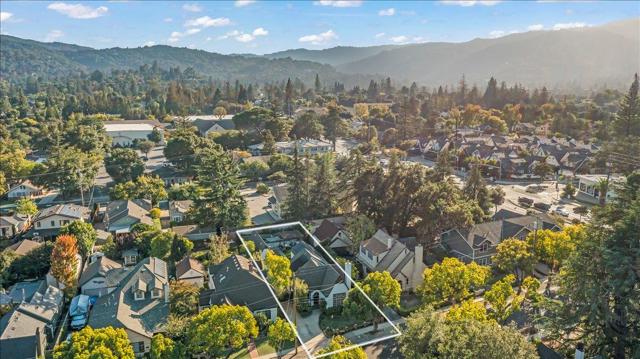 16760 Magneson Loop, Los Gatos CA: https://media.crmls.org/mediaz/175a8493-de87-4237-a75d-62b2265da381.jpg