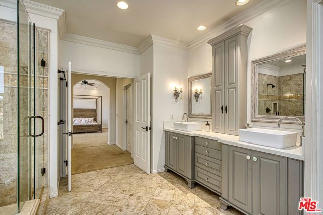 3458 Malaga Court, Calabasas CA: https://media.crmls.org/mediaz/175aed7a-0d77-4508-9723-7d091971047d.jpg