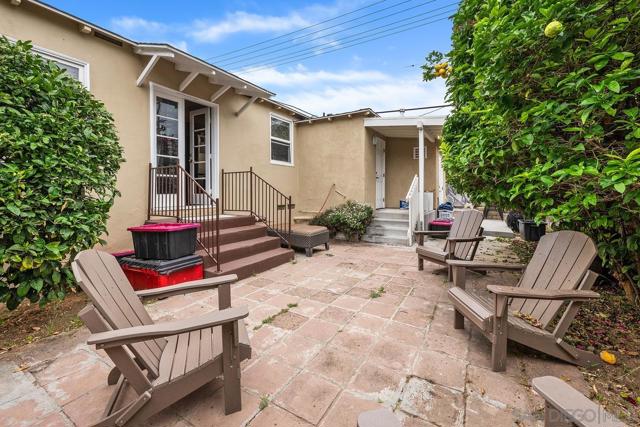 1679 81 Chalcedony St, San Diego CA: https://media.crmls.org/mediaz/175b1ea0-e097-4945-9dca-d770080f5b95.jpg