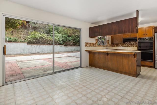 10021 Sierra Bonita, Spring Valley CA: https://media.crmls.org/mediaz/175b42c4-4580-421c-a643-20b7eb34420c.jpg