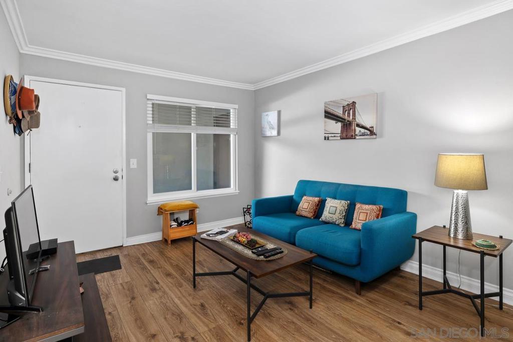 1756 Esssex St - photo 3