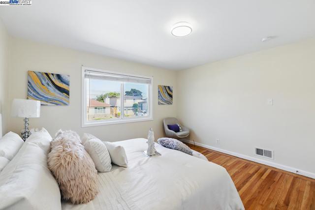 232 Longford Dr, South San Francisco CA: https://media.crmls.org/mediaz/175c11fc-56f6-4902-9fbd-451c5163f6d8.jpg