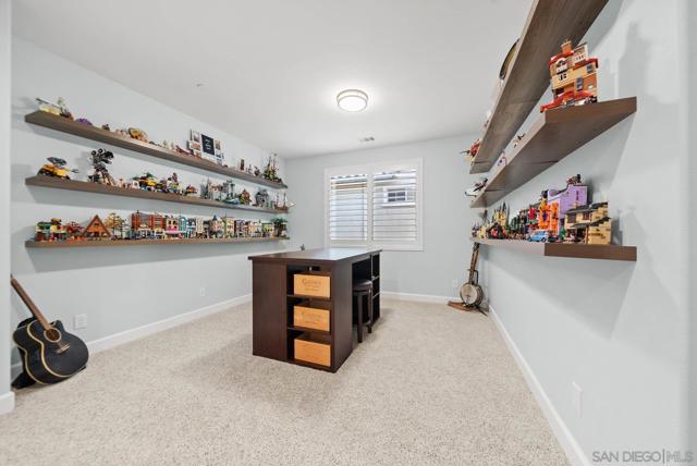 542 Adobe Estates Dr, Vista CA: https://media.crmls.org/mediaz/175c4936-c3d1-43f4-b65a-63bacaa7cd3d.jpg