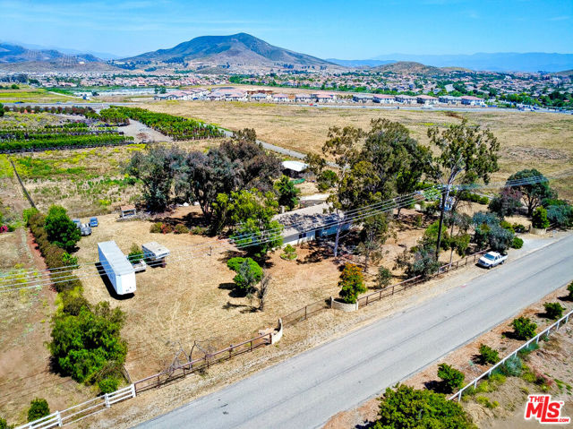 34220 Pourroy Road, Winchester, California 92596, 3 Bedrooms Bedrooms, ,2 BathroomsBathrooms,Single Family Residence,For Sale,Pourroy,24400047