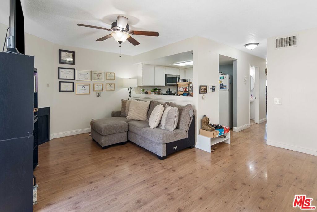 18209 Sierra Highway #112