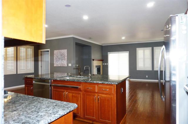 334 Honeybell Street, Los Banos CA: https://media.crmls.org/mediaz/175d5373-296b-4978-b938-cc4ff0689ab7.jpg