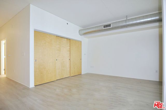 1111 S Grand Avenue, Los Angeles CA: https://media.crmls.org/mediaz/175db8ac-cbbc-4a24-a6d3-2b479cbf5214.jpg