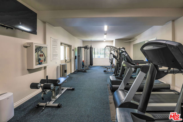 6700 Hillpark Drive, Los Angeles CA: https://media.crmls.org/mediaz/175dda49-0d58-4d89-9734-7ad60099befe.jpg