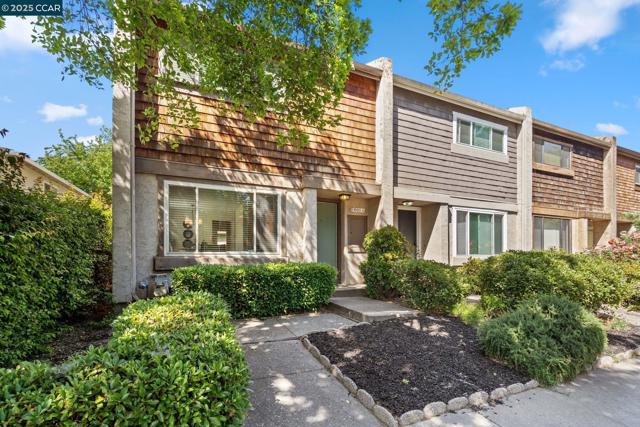 1050 Mohr Ln, Concord CA: https://media.crmls.org/mediaz/175dedab-b873-4c5b-ba56-95b35c6cb0e4.jpg