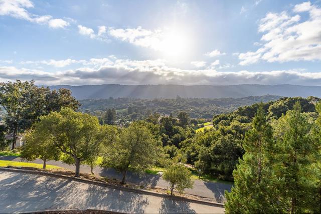 625 W Glen Way, Woodside CA: https://media.crmls.org/mediaz/1761a20d-3cf9-4dd2-b588-47cf268afaa8.jpg