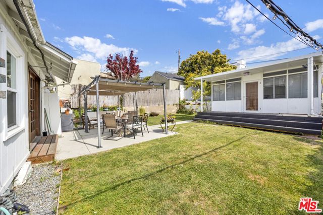 3456 Beethoven Street, Los Angeles CA: https://media.crmls.org/mediaz/1761f111-eb3b-4620-a82e-4f935040bc5b.jpg