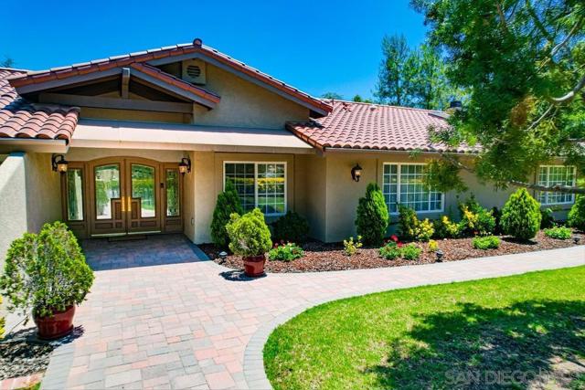 16657 Valle Verde Rd, Poway CA: https://media.crmls.org/mediaz/176203d4-be8c-4a5b-9427-d0a2a4059314.jpg
