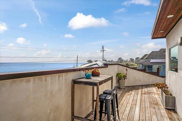 1004 W Cliff Drive, Santa Cruz CA: https://media.crmls.org/mediaz/176208ee-3886-4676-96e4-83fe67259772.jpg