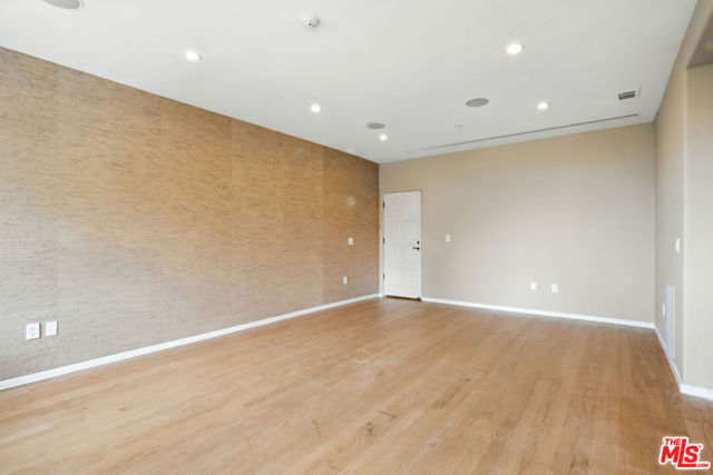 1675 Woods Drive, Los Angeles CA: https://media.crmls.org/mediaz/17621e8c-0b68-43ad-bc6b-683402e2c71f.jpg