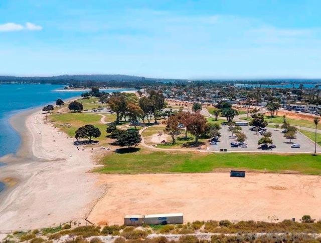 3980 Crown Point Drive, San Diego CA: https://media.crmls.org/mediaz/176243b0-c350-43c3-a517-40545401240e.jpg
