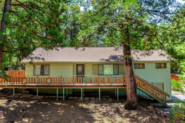 52551 Pine Ridge Road, Idyllwild CA: https://media.crmls.org/mediaz/17624792-e59a-4661-abb2-f5dd8ad5e1e4.jpg