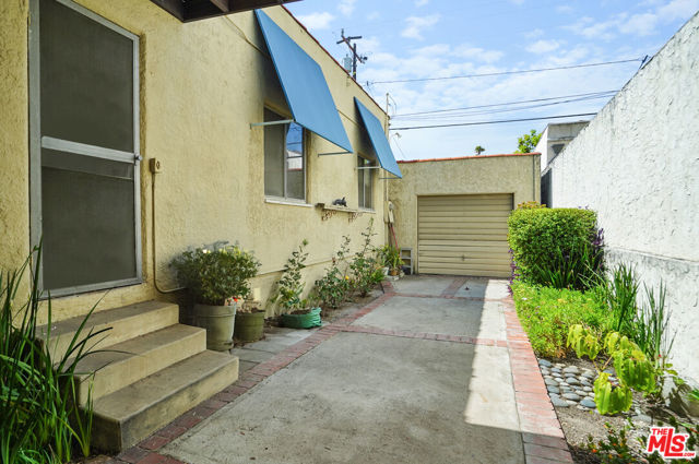 8830 Rangely Avenue, West Hollywood, California 90048, ,Multi-Family,For Sale,Rangely,24405389