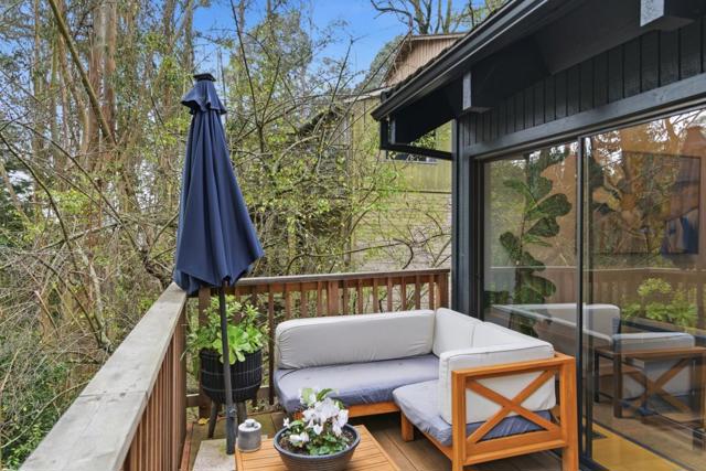 2343 Arrowhead Drive, Oakland CA: https://media.crmls.org/mediaz/17627631-c66c-43a1-a9b7-7115bd137602.jpg