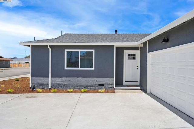 14272 Santiago Rd, San Leandro CA: https://media.crmls.org/mediaz/17628b2c-a19d-4eb1-8872-522751ed907d.jpg