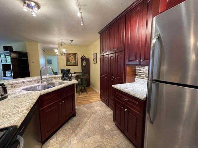 7263 Camino Degrazia, San Diego CA: https://media.crmls.org/mediaz/1762a6a7-edba-42d7-9d83-2878e8f21606.jpg