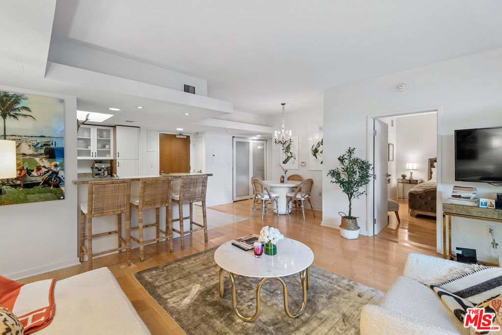 13700 Marina Pointe Drive #327