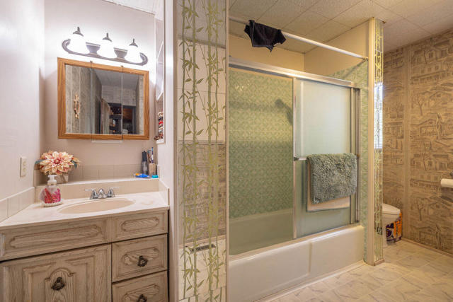 308 W Rainbow Boulevard, Big Bear CA: https://media.crmls.org/mediaz/17635445-e0c1-43c0-8b9e-119c20ce86fd.jpg