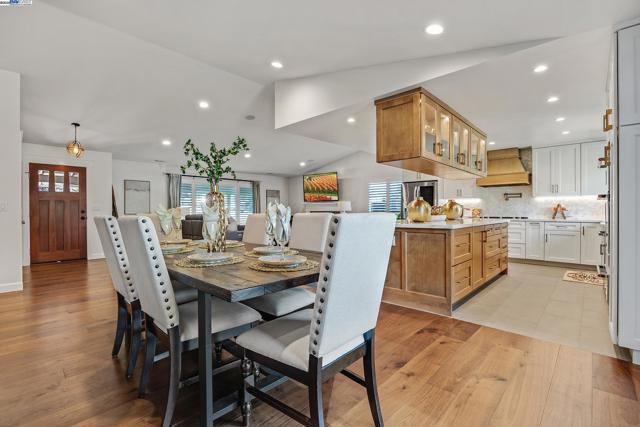 11530 Circle Way, Dublin CA: https://media.crmls.org/mediaz/17636717-a7de-4838-8d76-c76b4c058786.jpg