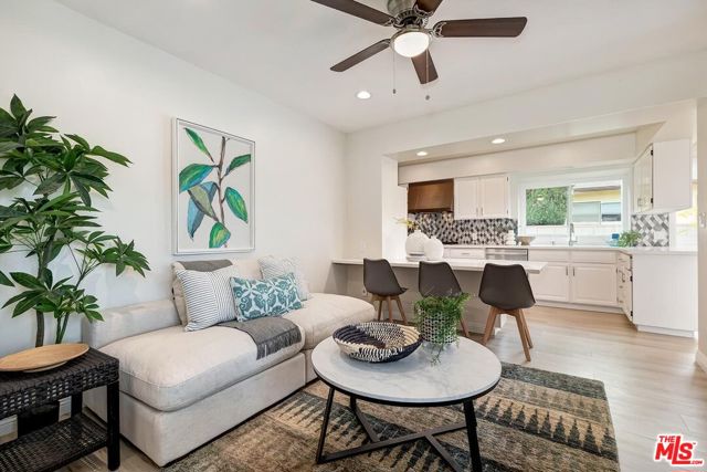 4307 Keystone Avenue, Culver City CA: https://media.crmls.org/mediaz/17642d28-d6d0-4ae5-a3d6-0dfb10c5f916.jpg