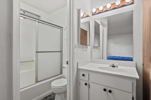 976 Jenooke Lane, Chico CA: https://media.crmls.org/mediaz/176461c9-a37e-4b68-bca8-04feb2a95a2c.jpg