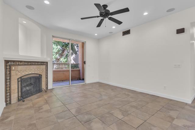 Detail Gallery Image 4 of 35 For 11442 via Rancho San Diego #157,  El Cajon,  CA 92019 - 3 Beds | 2 Baths