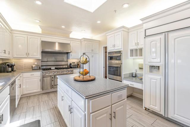 25061 Hidden Mesa Court, Monterey CA: https://media.crmls.org/mediaz/176505f7-cc61-4ec6-bdfd-a8d19195a9a9.jpg