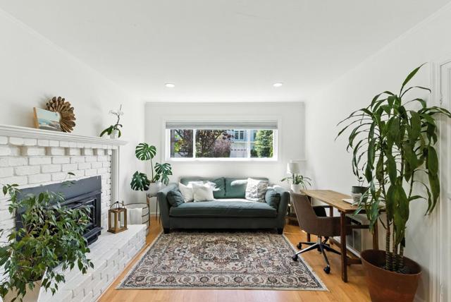 422 Portola Avenue, Half Moon Bay CA: https://media.crmls.org/mediaz/176506e8-3114-4ffc-bc23-bd8a09e6e274.jpg