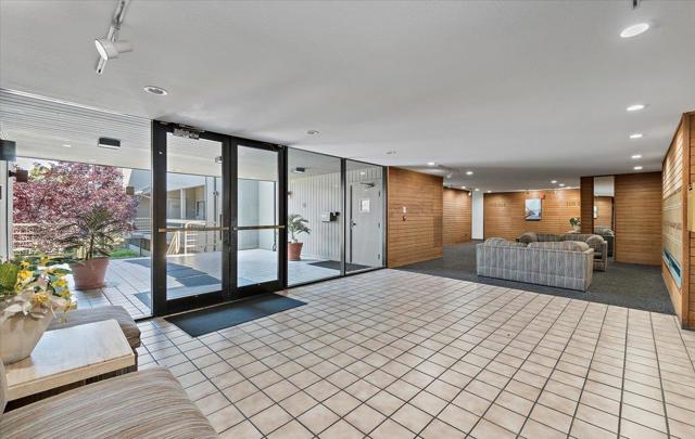 840 Sea Spray Lane, Foster City CA: https://media.crmls.org/mediaz/1765590f-4d9d-41f2-808d-c57257ab0fcb.jpg