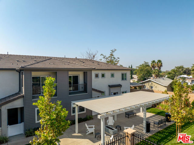 13995 Foothill Boulevard, Fontana CA: https://media.crmls.org/mediaz/17670e23-ddb7-4f7f-80f5-7d5b7af26383.jpg