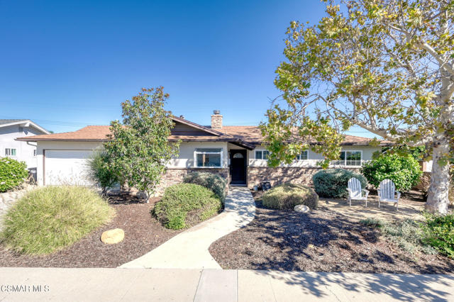 560 Randy Drive, Newbury Park CA: https://media.crmls.org/mediaz/17679892-f009-4aeb-acd6-38b4ce34643f.jpg