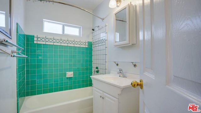 404 West Windsor Road photo 6