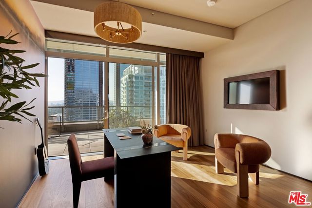 1155 S Grand Avenue, Los Angeles CA: https://media.crmls.org/mediaz/1768ea82-a6eb-4b23-8e5c-4665eb58c02d.jpg