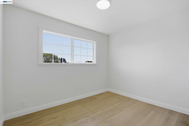 Image 21 of 39 For 7574 Birkdale Dr