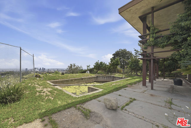 11287 Chalon Road, Los Angeles CA: https://media.crmls.org/mediaz/1769cef7-596c-4a89-8645-04b69387916c.jpg