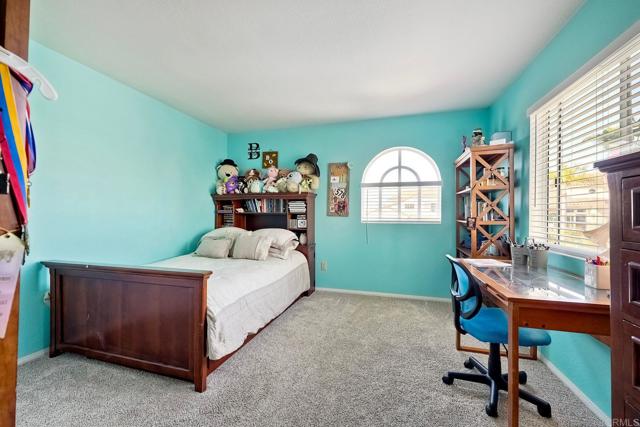 3737 Hillview Way, Oceanside CA: https://media.crmls.org/mediaz/176a252d-6724-4304-a44b-f5207cdacd57.jpg