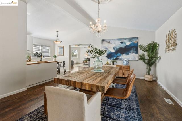 1311 Madison PL, Woodland CA: https://media.crmls.org/mediaz/176b2718-f9fb-4f05-9ce0-7664f5d719e2.jpg