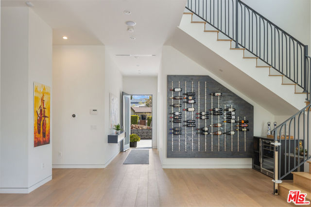 Image 2 of 31 For 139 Edinburgh Avenue