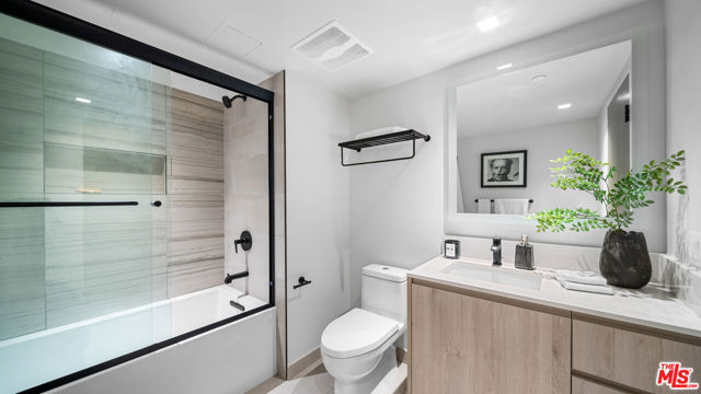 153 San Vicente Boulevard, Santa Monica CA: https://media.crmls.org/mediaz/176b5b0e-70d3-4b97-80fb-b98e93651d02.jpg