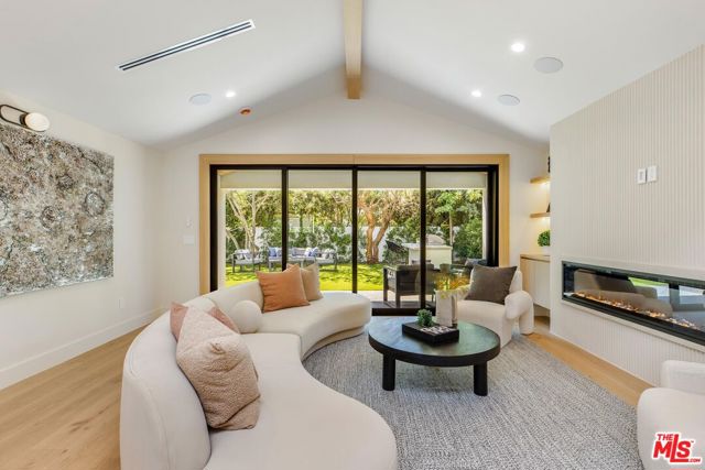 5305 Allott Avenue, Sherman Oaks CA: https://media.crmls.org/mediaz/176c2b61-7870-49e5-a717-b4e3a9dd5cd1.jpg