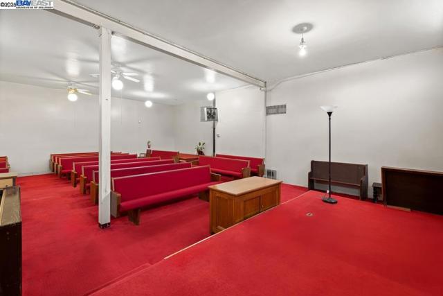 3003 School St, Oakland CA: https://media.crmls.org/mediaz/176c3d42-2d6c-4d7f-8458-a0e7cedabe8d.jpg