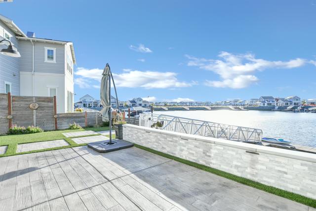 30 Grey Whale Pl, Bethel Island CA: https://media.crmls.org/mediaz/176c43ef-fb09-4693-a4d6-5c39e1b6e533.jpg